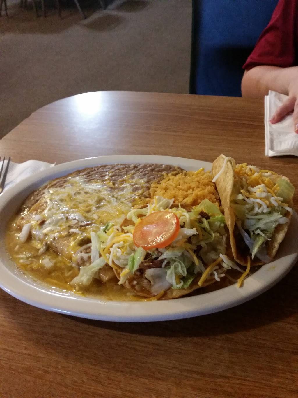 Velascos Mexican Restaurant | restaurant | 641 Academy Ave, Sanger, CA 93657, USA | 5598762666 OR +1 559-876-2666