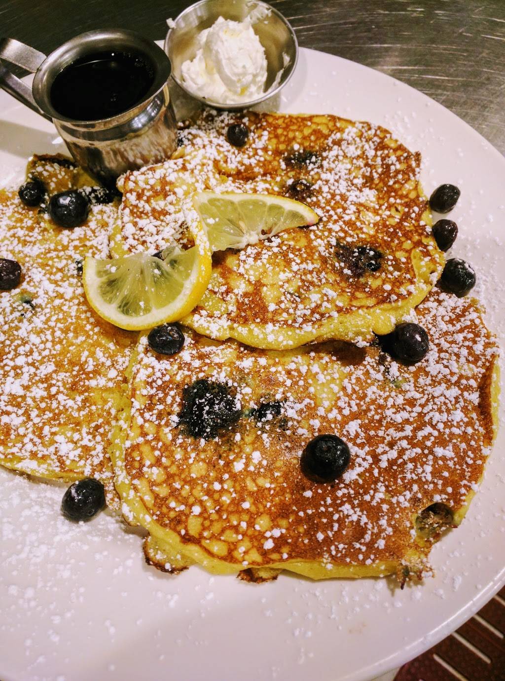 Maxfields Pancake House | restaurant | 352 E Roosevelt Rd, Lombard, IL 60148, USA | 6304953900 OR +1 630-495-3900