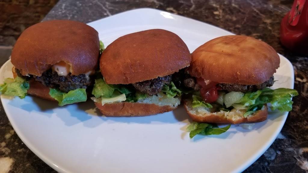 Riverpark Pub and Eatery | restaurant | 2 Main St, Parkville, MO 64152, USA | 8168595352 OR +1 816-859-5352