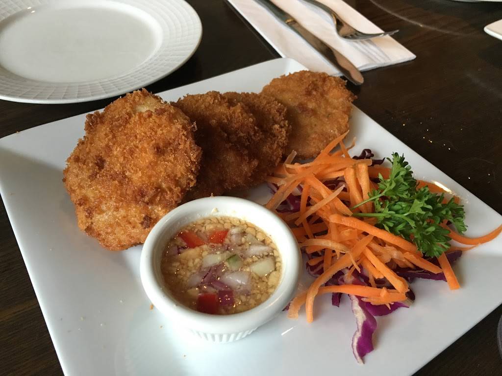 Charm Thai Restaurant | restaurant | 8408 Georgia Ave, Silver Spring, MD 20910, USA | 3014956308 OR +1 301-495-6308