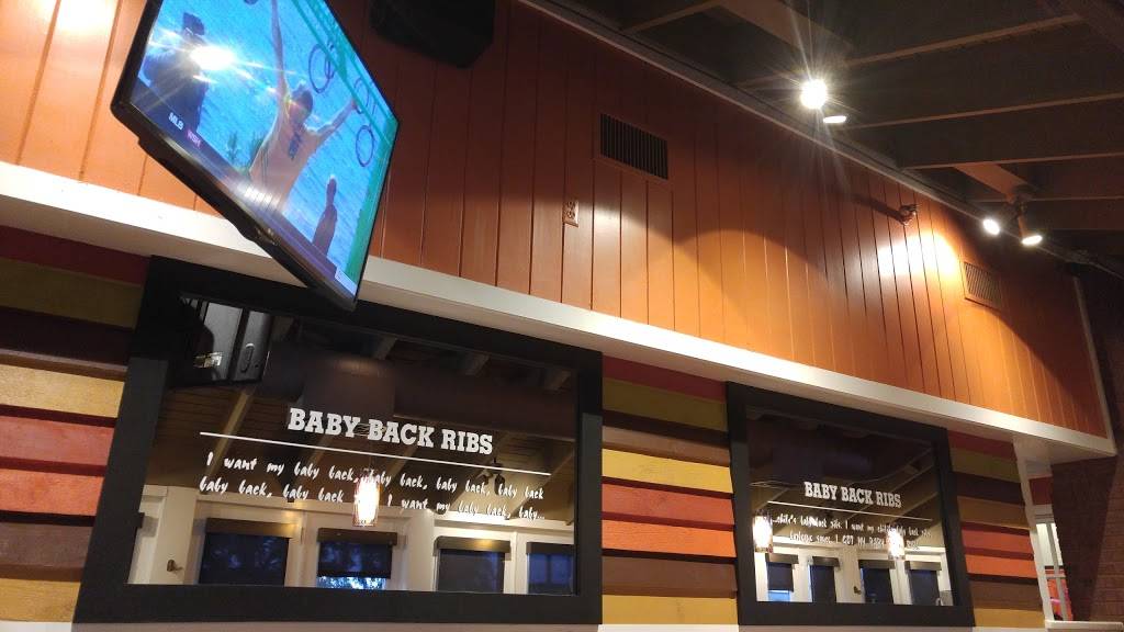 Chilis Grill & Bar | meal takeaway | 1281 US-31, Greenwood, IN 46142, USA | 3178816991 OR +1 317-881-6991