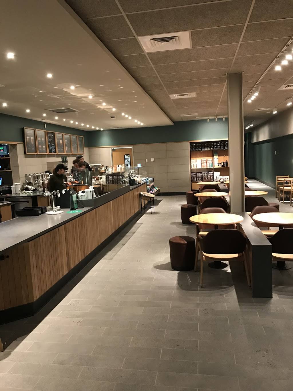 Starbucks | cafe | 2624 Lake Lansing Rd, Lansing, MI 48912, USA | 5172817761 OR +1 517-281-7761