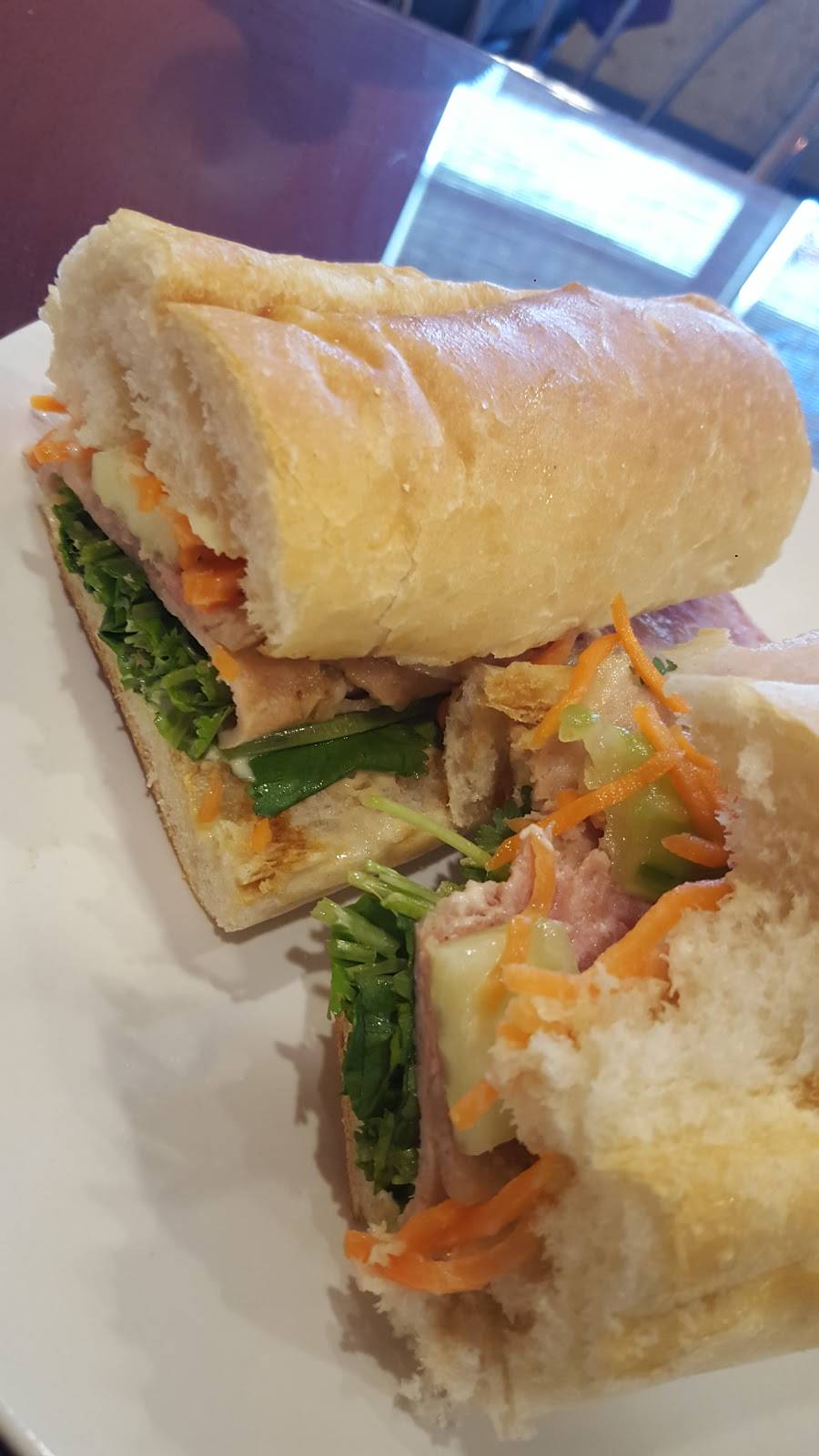 Pho Maxia | restaurant | 817 Carman Ave, Westbury, NY 11590, USA | 5164141738 OR +1 516-414-1738