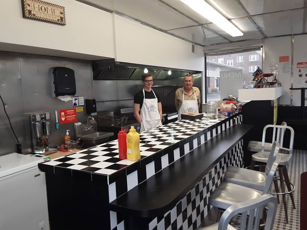 Goal Tenders food and beverage | restaurant | 2700 James St, Syracuse, NY 13206, USA | 3153960001 OR +1 315-396-0001