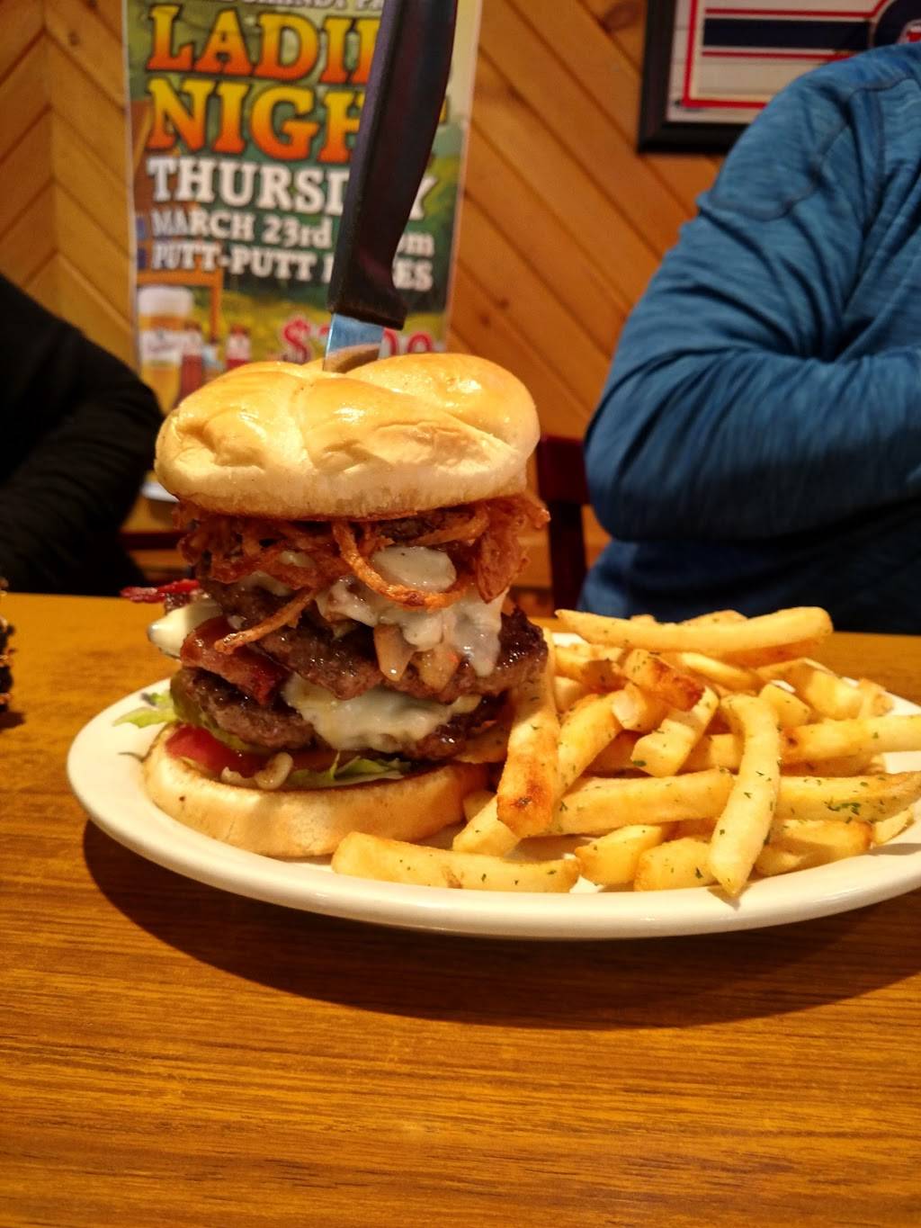 Village Tavern | restaurant | 10678 Main St, Mantua, OH 44255, USA | 3302748201 OR +1 330-274-8201