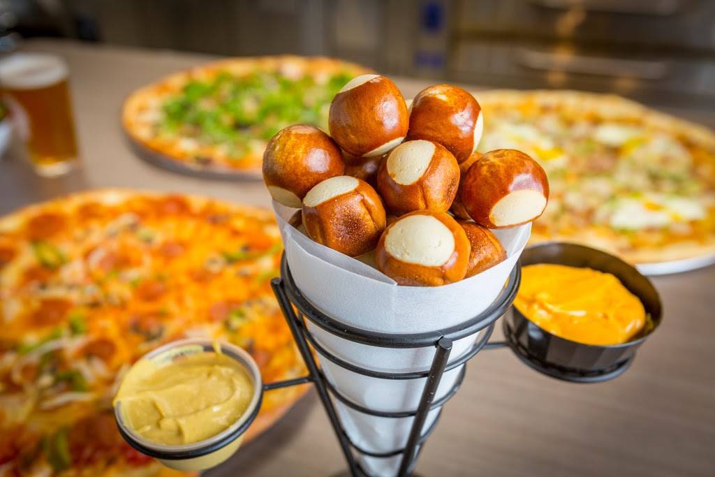 16 Lots Brewing Company | restaurant | 753 Reading Rd, Mason, OH 45040, USA | 5134863672 OR +1 513-486-3672