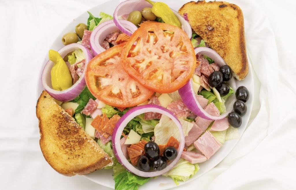 Lil Emil’s Italy | restaurant | 1982 W Grand River Rd, Okemos, MI 48864, USA | 5175990365 OR +1 517-599-0365