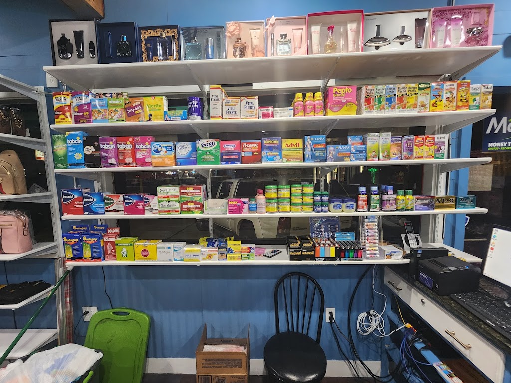 La catracha grocery store y más LLC | restaurant | 2407 Paris Rd suite a, Chalmette, LA 70043, USA | 5045829184 OR +1 504-582-9184