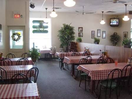 DiPalmas Restaurant & Pizzeria | restaurant | 304 Union Sq, South Main Street, Southbury, CT 06488, USA | 2032643555 OR +1 203-264-3555