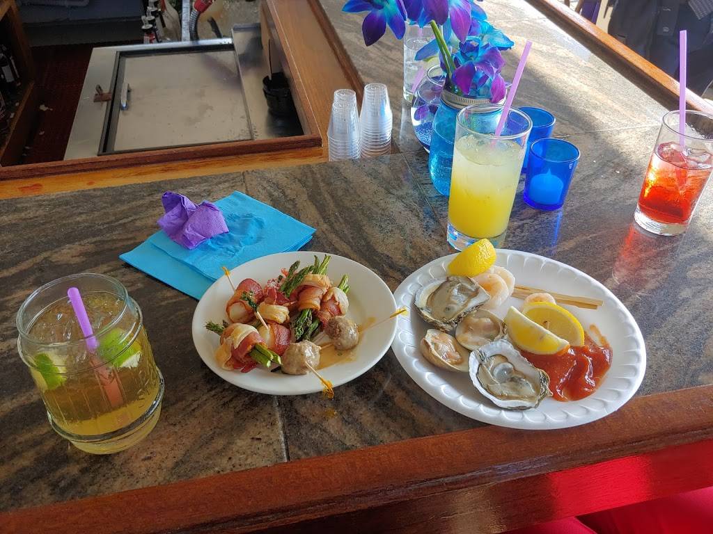 Flynns Fire Island | restaurant | 1 Cayuga St, Ocean Beach, NY 11770, USA | 6315835000 OR +1 631-583-5000