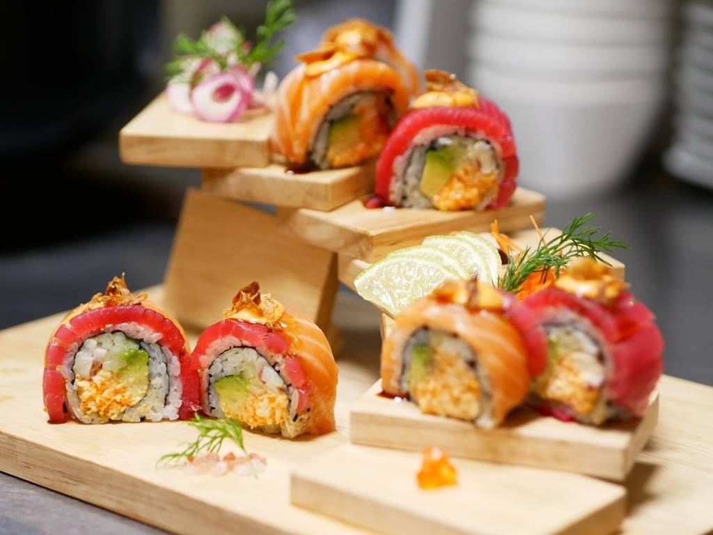 Rice N Roll Bistro | restaurant | 1952 N Farwell Ave, Milwaukee, WI 53202, USA | 4142209944 OR +1 414-220-9944