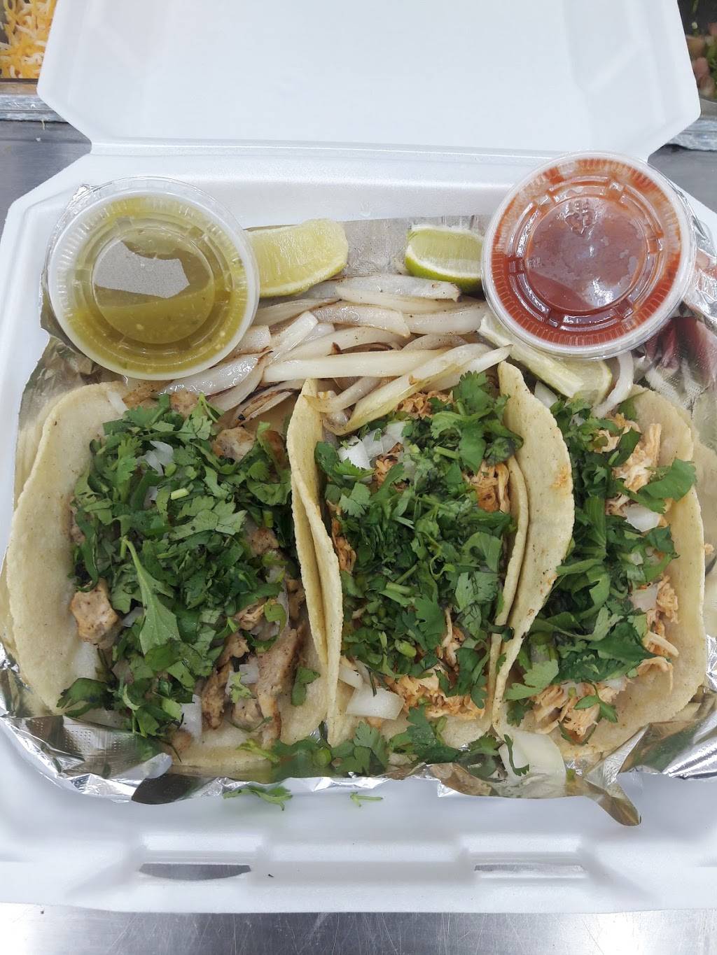 Las 3 comadres kitchen | meal takeaway | 2415 th street, Vero Beach, FL 32967, USA | 7722991542 OR +1 772-299-1542