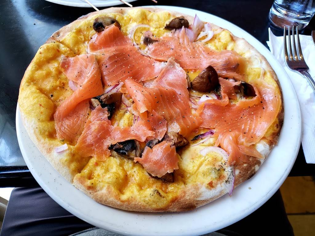 Wooden Heads Gourmet Pizza | restaurant | 192 Ontario St, Kingston, ON K7L 2Y8, Canada | 6135491812 OR +1 613-549-1812