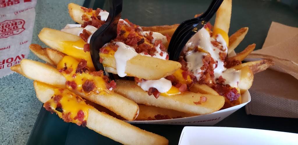 Charleys Philly Steaks | restaurant | 1911 Leesburg Grove City Rd Ste 30, Grove City, PA 16127, USA | 4408767735 OR +1 440-876-7735