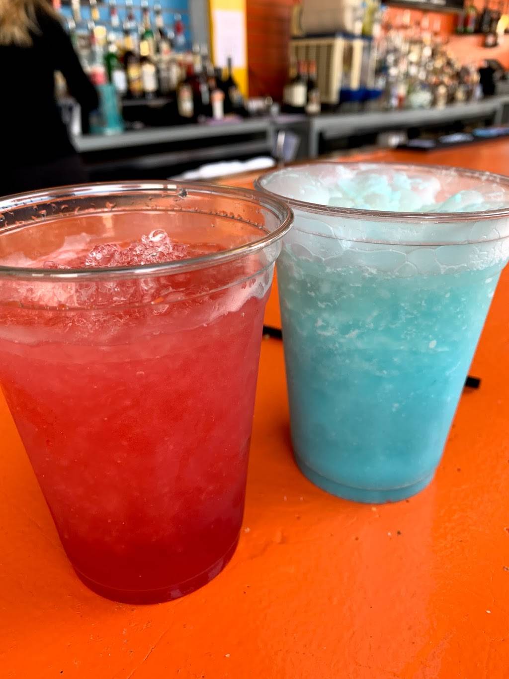 Lolos Bar & Grill | restaurant | 1862 Ottawa Beach Rd, Holland, MI 49424, USA | 6167862210 OR +1 616-786-2210