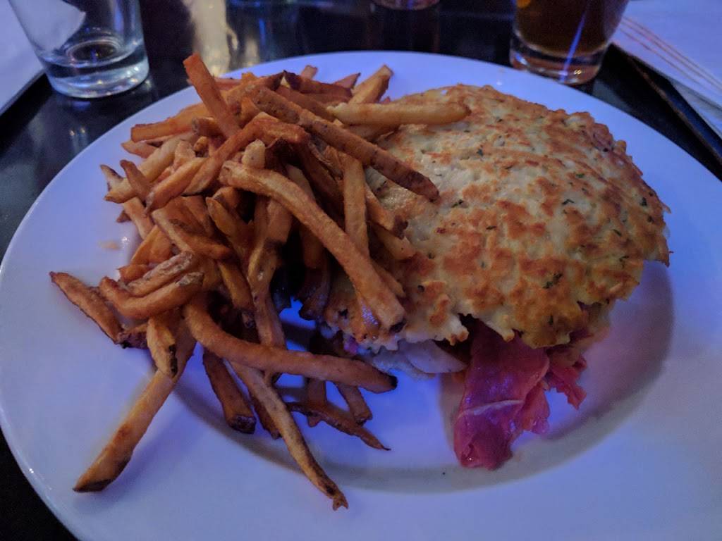 Suds Maguires Bar & Grill | restaurant | 1270 W Bagley Rd, Berea, OH 44017, USA | 4409734243 OR +1 440-973-4243