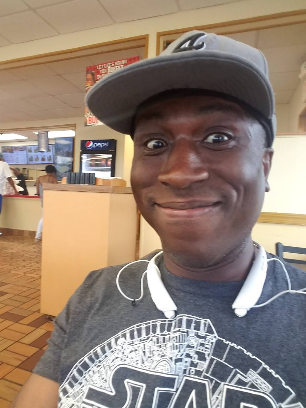 Lees Famous Recipe Chicken | restaurant | 1487 Boardwalk, Lexington, KY 40511, USA | 8592330597 OR +1 859-233-0597