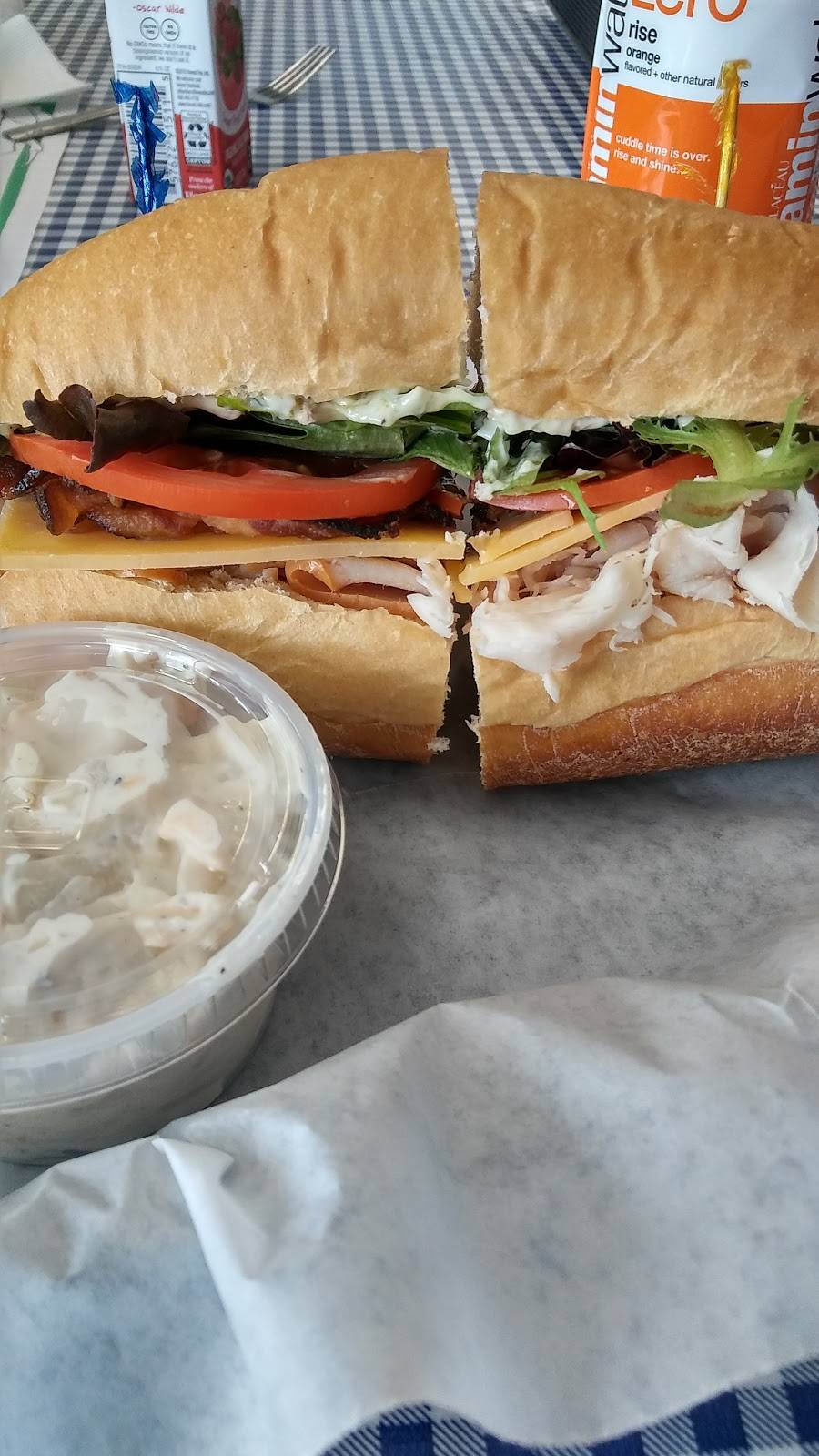 McSmiths Kitchen & Catering | restaurant | 3791 New Town Blvd, St Charles, MO 63301, USA | 6364936023 OR +1 636-493-6023