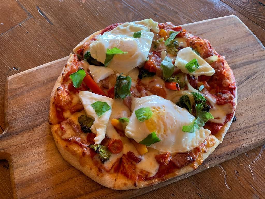 Salt Lick Tavern | restaurant | 14700 Elizabeth Lake Rd, Lake Hughes, CA 93532, USA | 6612626010 OR +1 661-262-6010