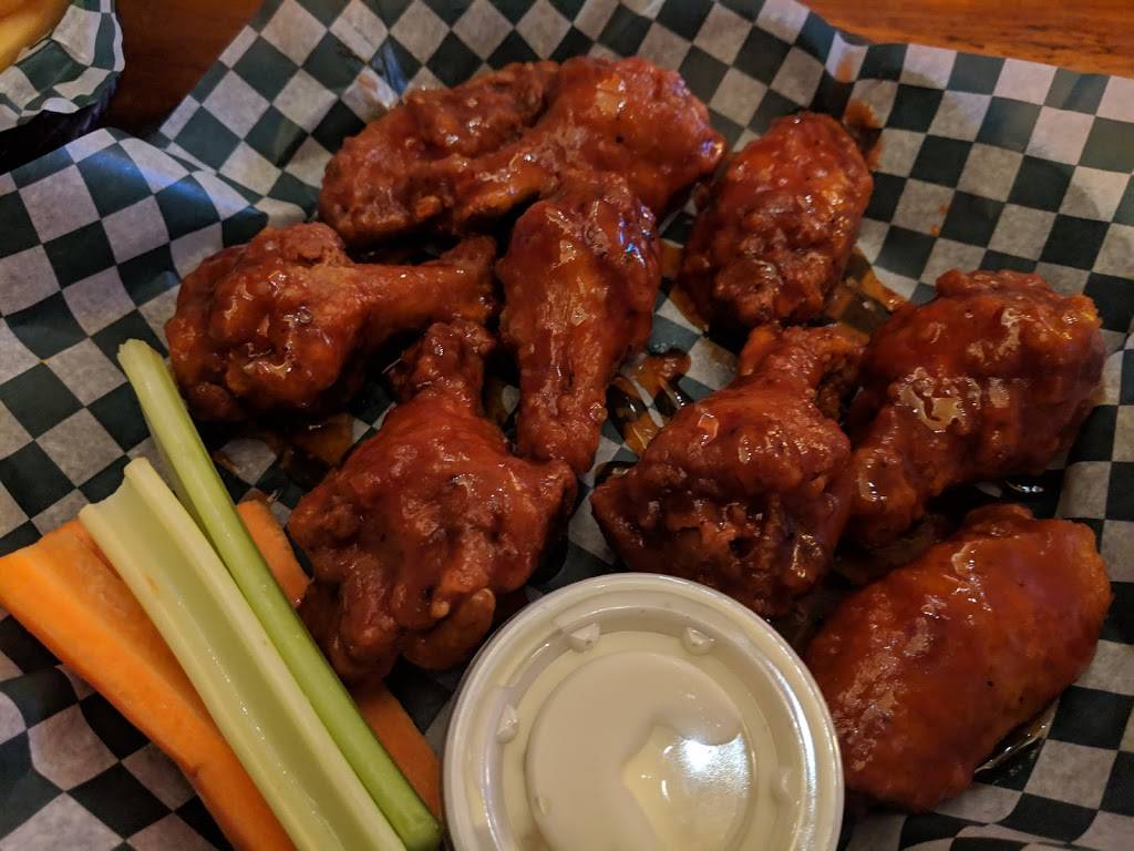 Ol West Wing | restaurant | 211 Ferndale Dr S, Barrie, ON L4N 6B9, Canada | 7058120459 OR +1 705-812-0459