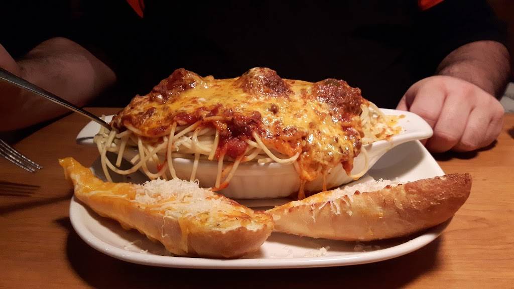 Boston Pizza | restaurant | 227 Dundas St E, Trenton, ON K8V 1L8, Canada | 6133927194 OR +1 613-392-7194