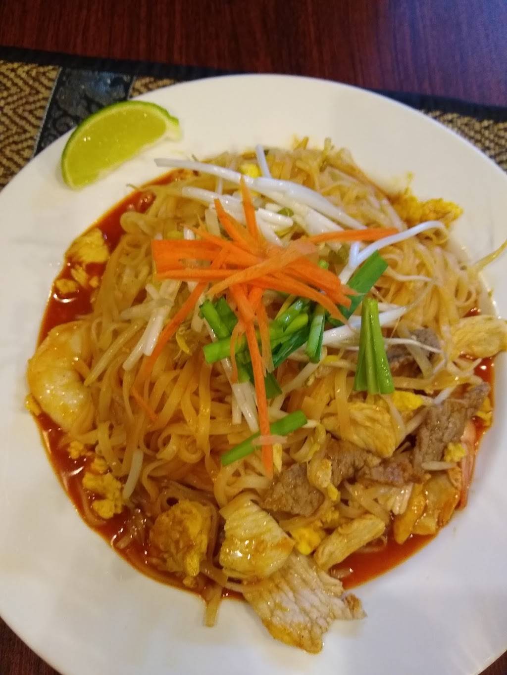 Thai Kitchen Restaurant | restaurant | 12210 Madison Ave, Lakewood, OH 44107, USA | 2162264450 OR +1 216-226-4450