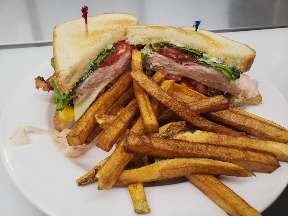 Cafe on the Corner | restaurant | 103 S Reed Ave, Malvern, OH 44644, USA | 3308634351 OR +1 330-863-4351