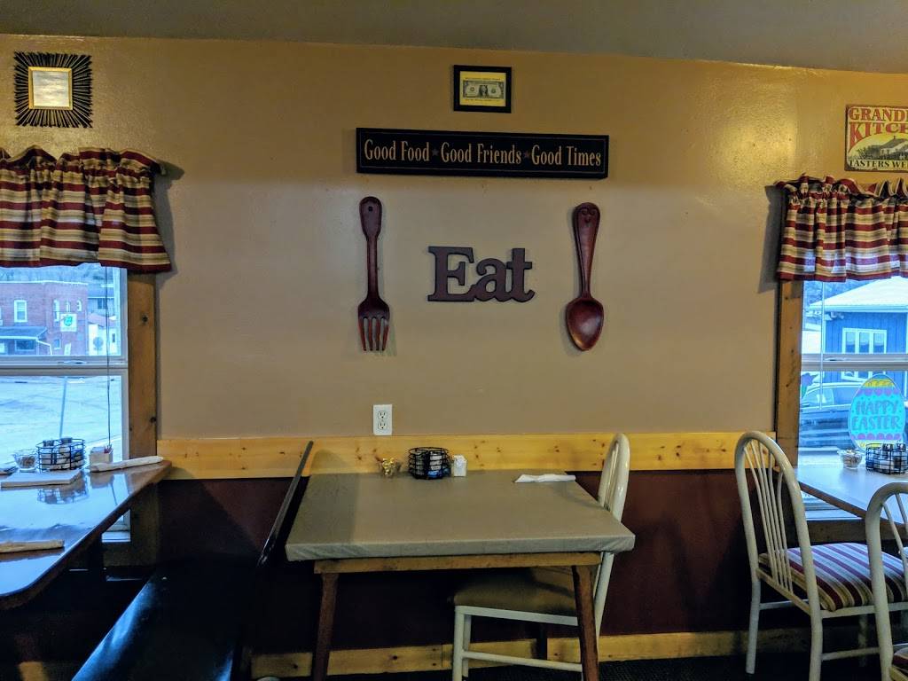 Betsys | restaurant | 503 Main St, Highland, WI 53543, USA | 6089297482 OR +1 608-929-7482