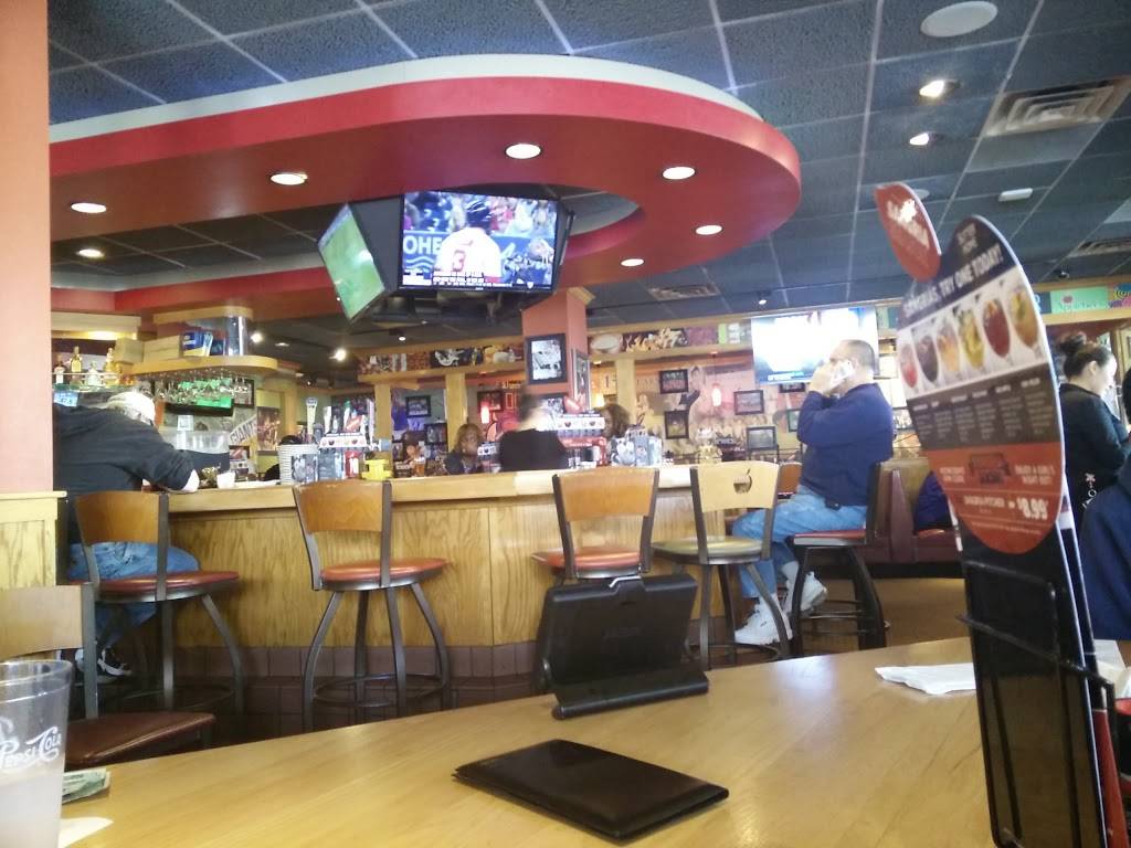 Applebees Grill + Bar | restaurant | 61-48 188th St, Fresh Meadows, NY 11365, USA | 7182641222 OR +1 718-264-1222