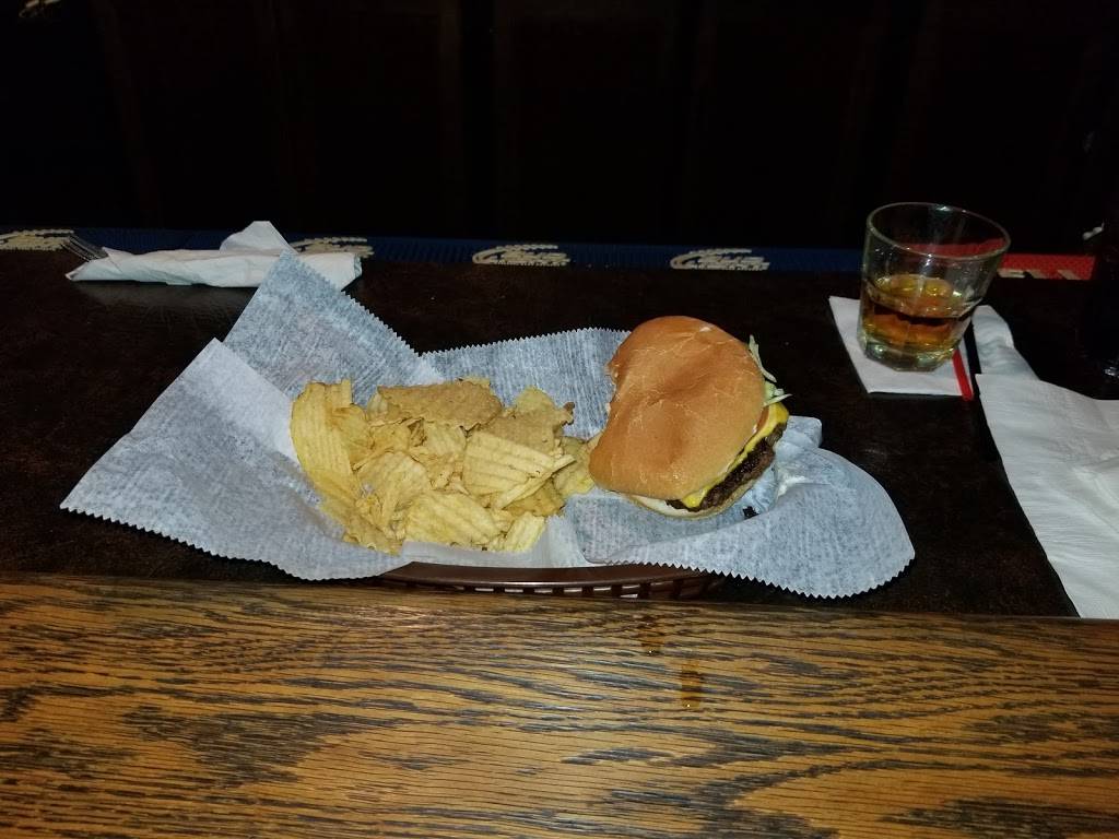 Vinnys Bar & Grill | restaurant | 2229 Dryden Rd, Moraine, OH 45439, USA | 9372992520 OR +1 937-299-2520