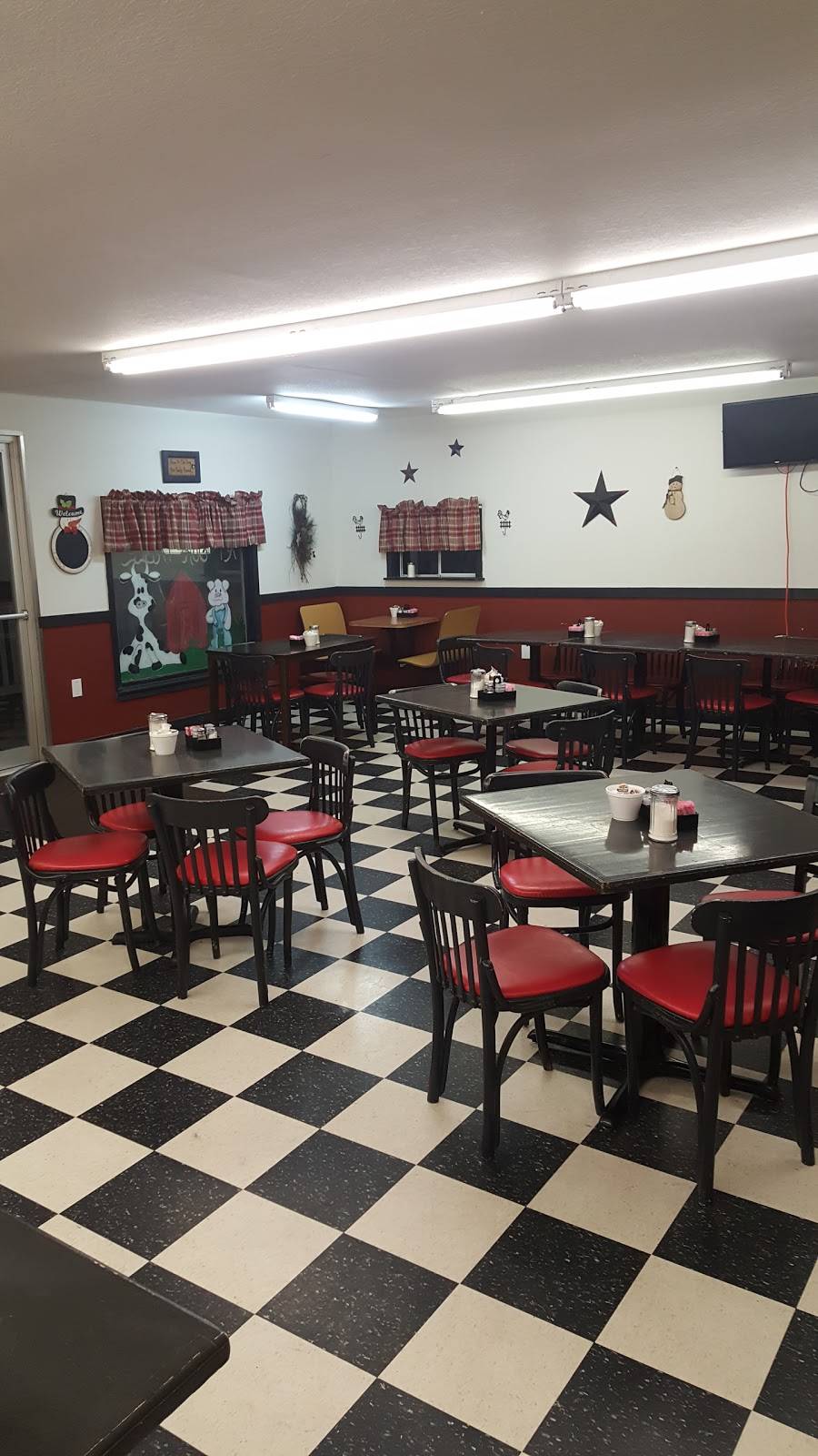 Tammie Jos Meal House | restaurant | 424 W North Ave, Flora, IL 62839, USA | 6186620662 OR +1 618-662-0662