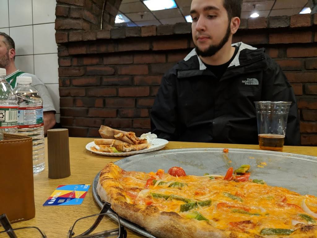 Halftime Pizza | restaurant | 115 Causeway St, Boston, MA 02114, USA | 6177204578 OR +1 617-720-4578