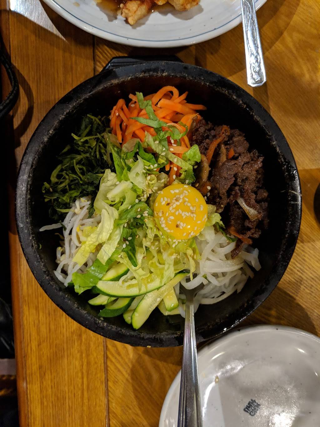 Korean Palace Restaurant | restaurant | 610 Somerset St W, Ottawa, ON K1R 5K4, Canada | 6133213911 OR +1 613-321-3911