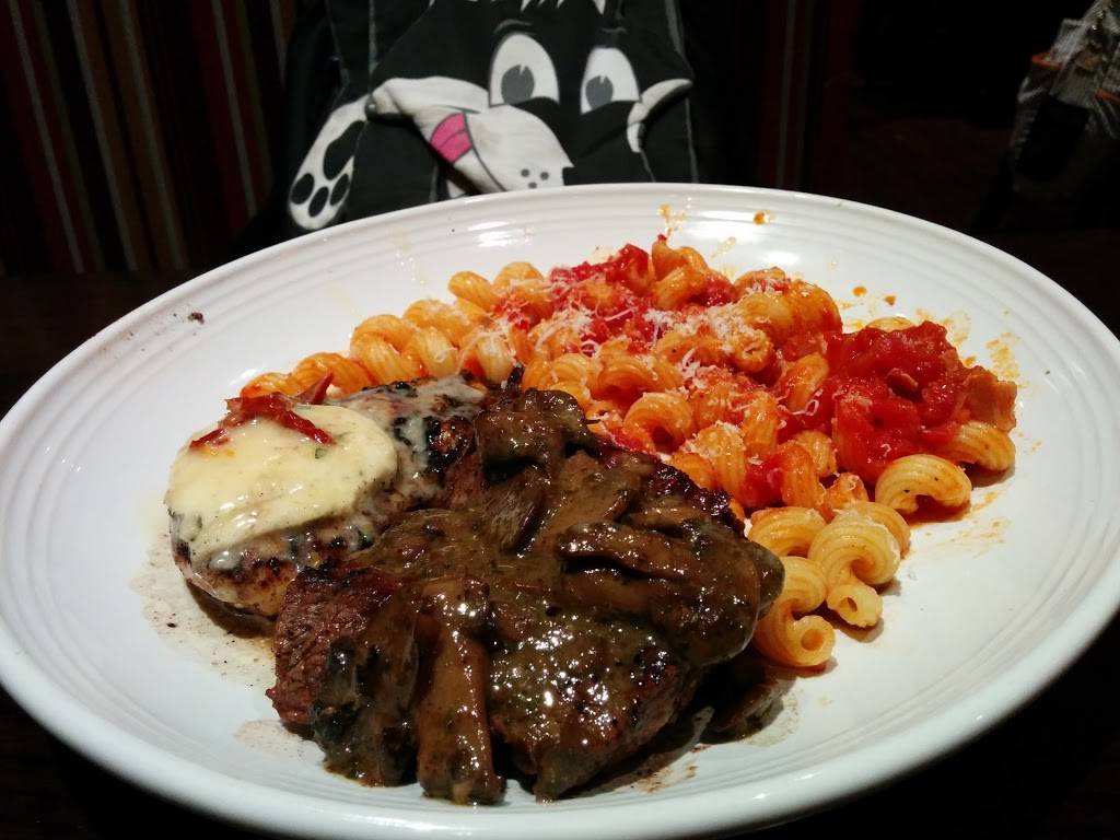 Carrabbas Italian Grill | restaurant | Shopping Mall, 102 Painters Crossing, West Chester, PA 19382, USA | 6103580156 OR +1 610-358-0156