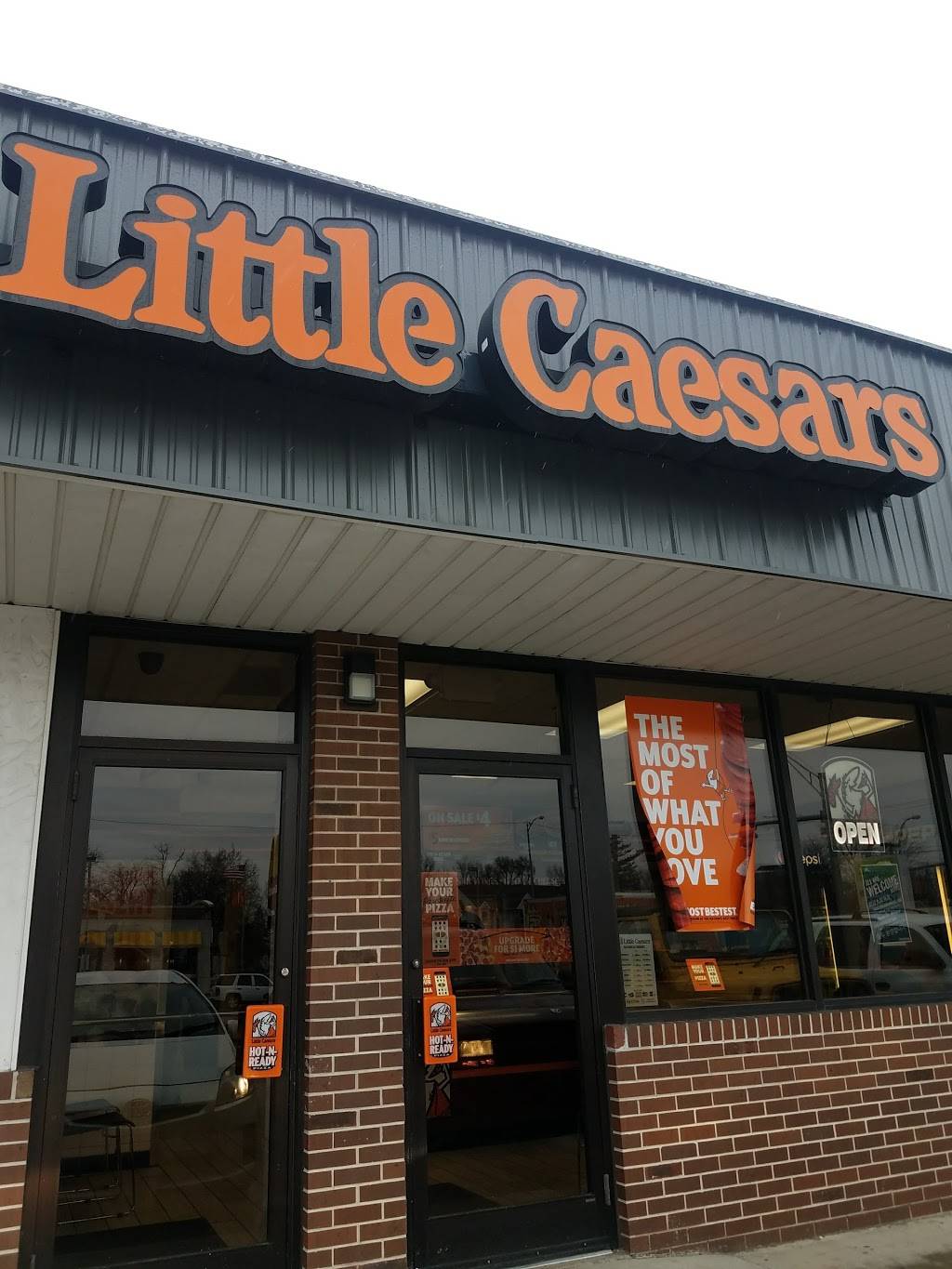 Little Caesars Pizza | meal takeaway | 3 W Lincoln Ave, Charleston, IL 61920, USA | 2173454743 OR +1 217-345-4743
