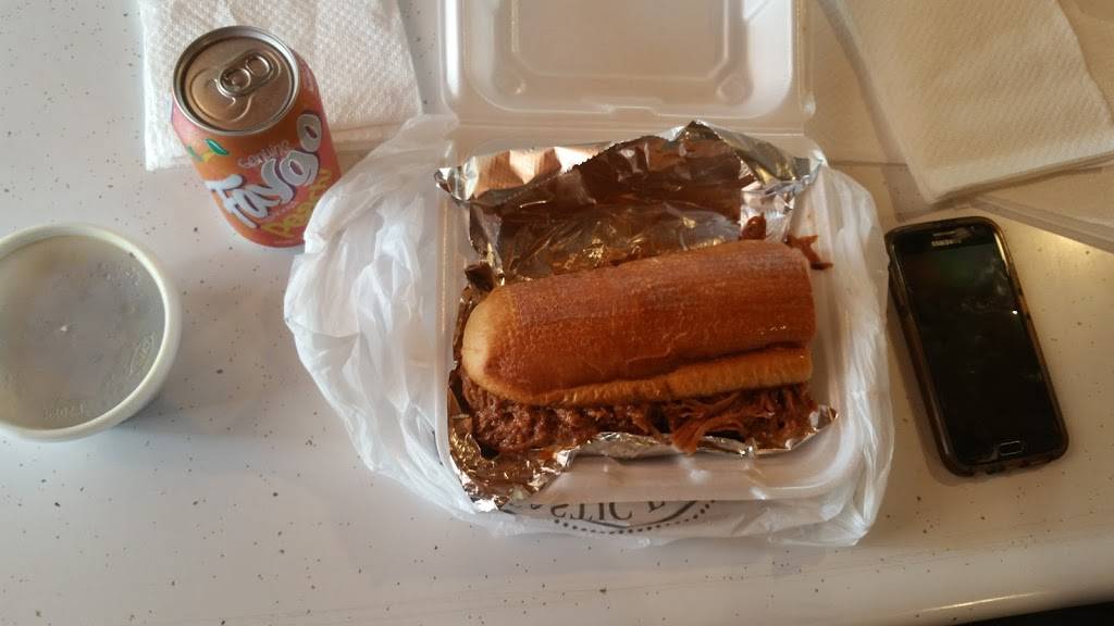 Neighborhood Smoke House Llc | restaurant | 1403 Winter St, Fort Wayne, IN 46803, USA | 2607397041 OR +1 260-739-7041