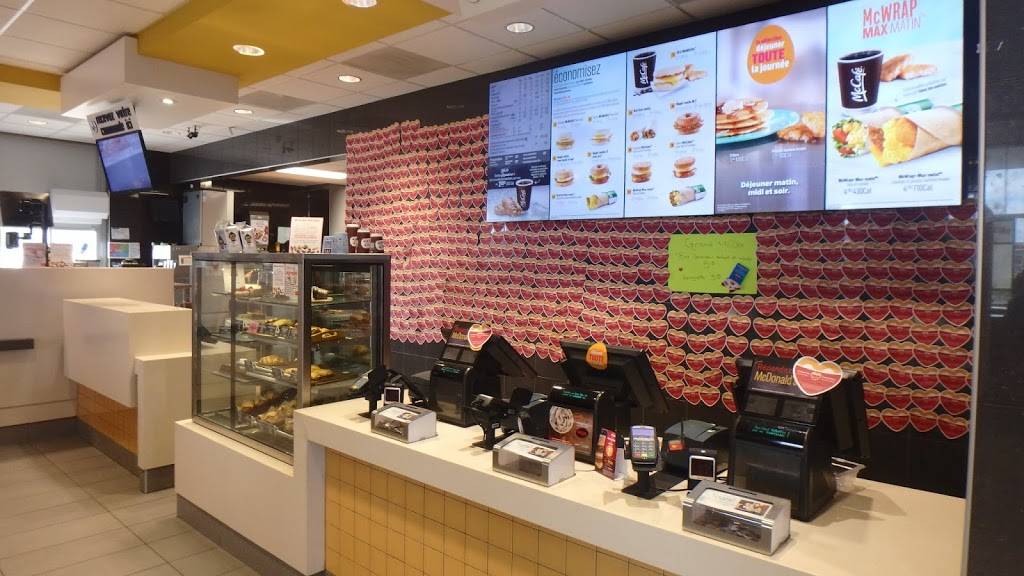 McDonalds | cafe | 1460 Boulevard Saint Laurent E, Louiseville, QC J5V 2L4, Canada | 8192288284 OR +1 819-228-8284