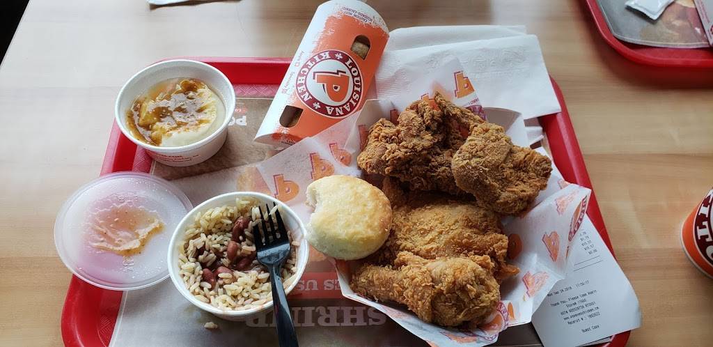 Popeyes | restaurant | 7 Anne St S, Barrie, ON L4N 2C4, Canada | 7057333500 OR +1 705-733-3500