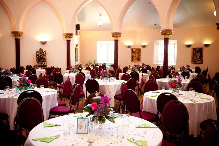 Govindas | restaurant | 243 Avenue Rd, Toronto, ON M5R 2J6, Canada | 8882181040 OR +1 888-218-1040