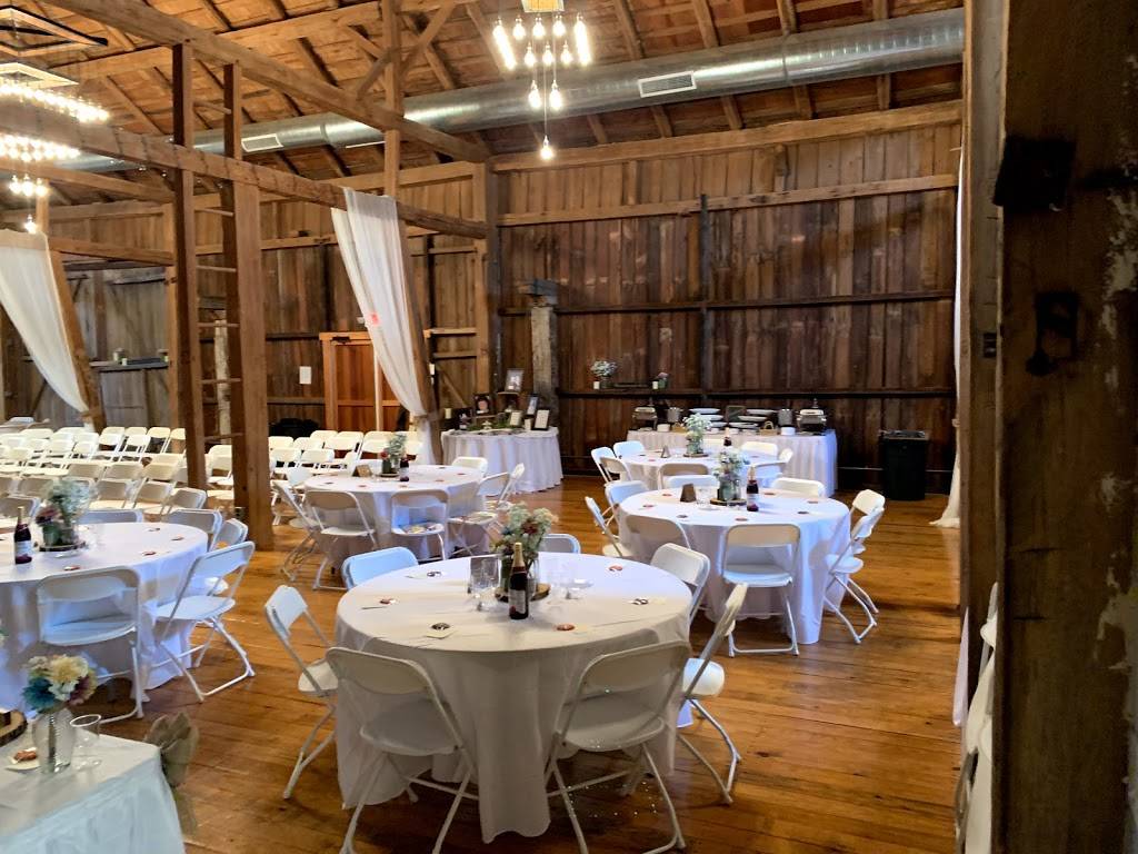 The Barn at Sugarcreek | restaurant | 6907 Spooky Hollow Rd NW, Sugarcreek, OH 44681, USA | 3308523321 OR +1 330-852-3321