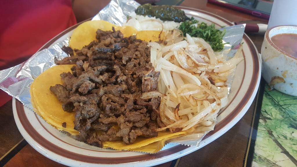 La Perla Bar & Grill | restaurant | 516 SW Military Dr, San Antonio, TX 78221, USA | 2104740597 OR +1 210-474-0597