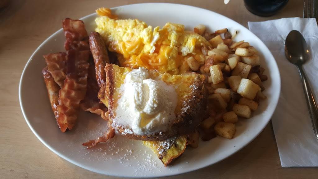 Cocos Bakery Restaurant | restaurant | 605 W Vista Way, Vista, CA 92083, USA | 7607589340 OR +1 760-758-9340