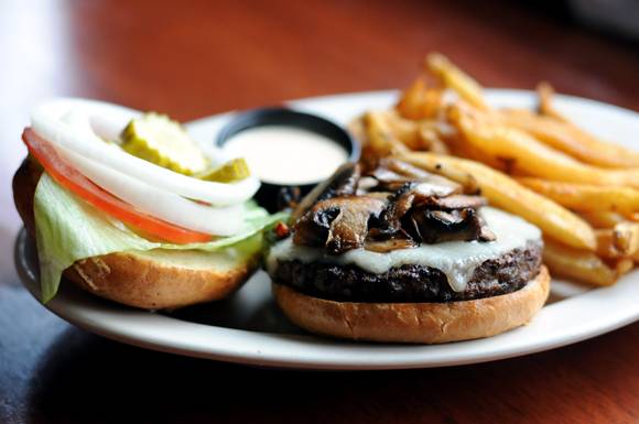 Flatwater | restaurant | 832 E Westfield Blvd, Indianapolis, IN 46220, USA | 3172575466 OR +1 317-257-5466