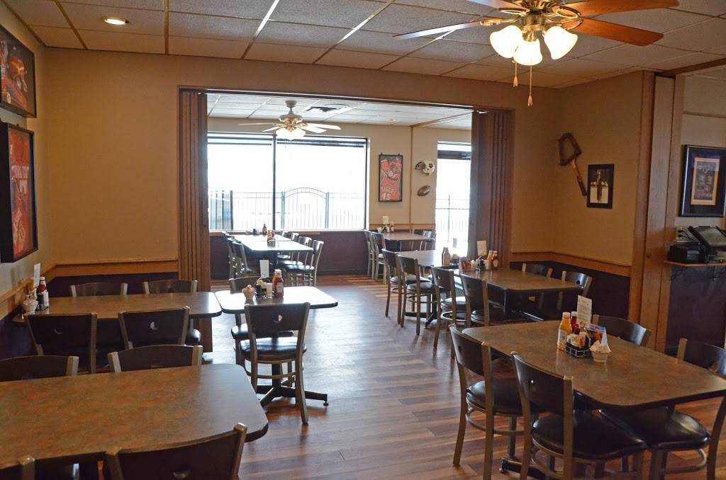 Landmark Restaurant | restaurant | 128 W Evans St, Williamsburg, IA 52361, USA | 3196682209 OR +1 319-668-2209