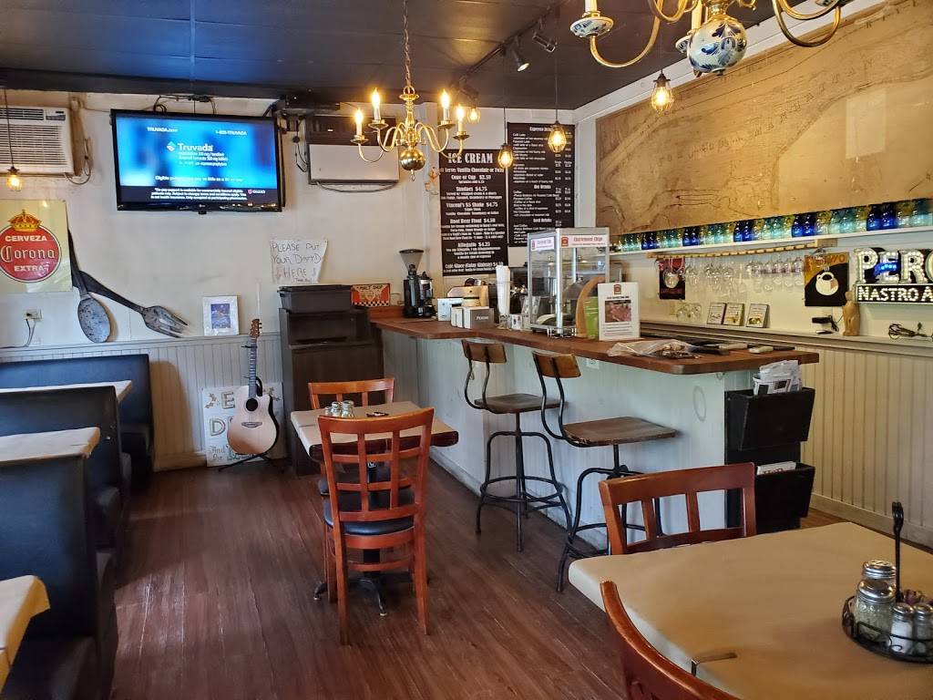 Berkshire Pizzeria | restaurant | 72 Main St, Charlemont, MA 01339, USA | 4133375501 OR +1 413-337-5501