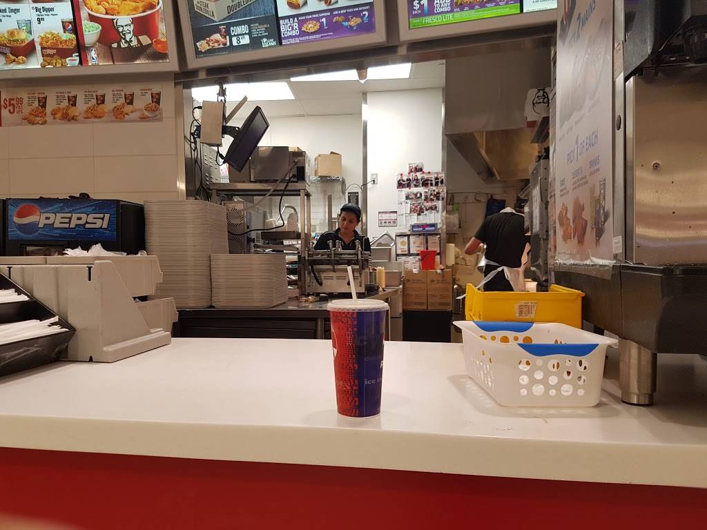 Taco Bell | meal takeaway | 100 Bayshore Dr, Nepean, ON K2B 8C1, Canada | 6137217664 OR +1 613-721-7664