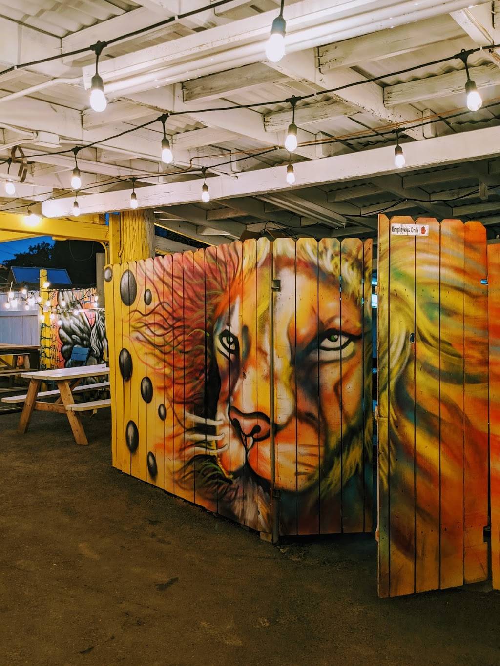 Bee Taqueria | restaurant | 5754 W Adams Blvd, Los Angeles, CA 90016, USA | 3234529575 OR +1 323-452-9575