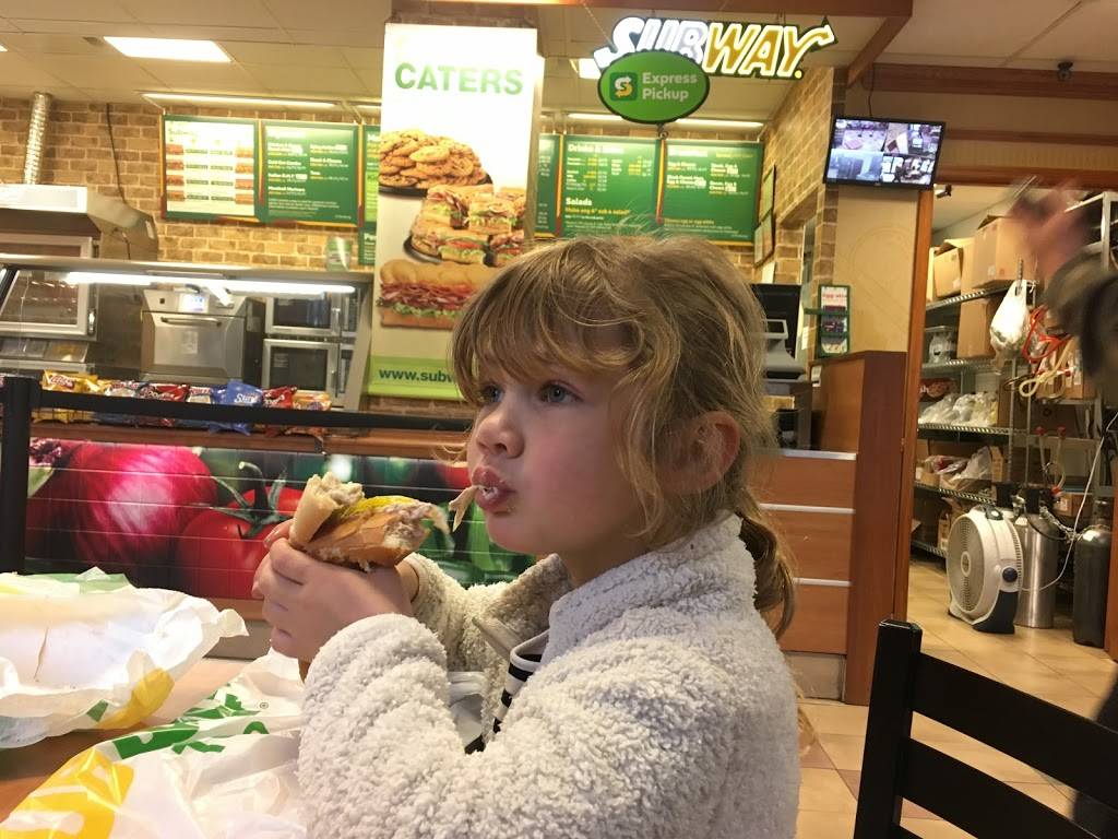 Subway Restaurants | restaurant | 513 Main St, Roosevelt Island, NY 10044, USA | 2124867700 OR +1 212-486-7700