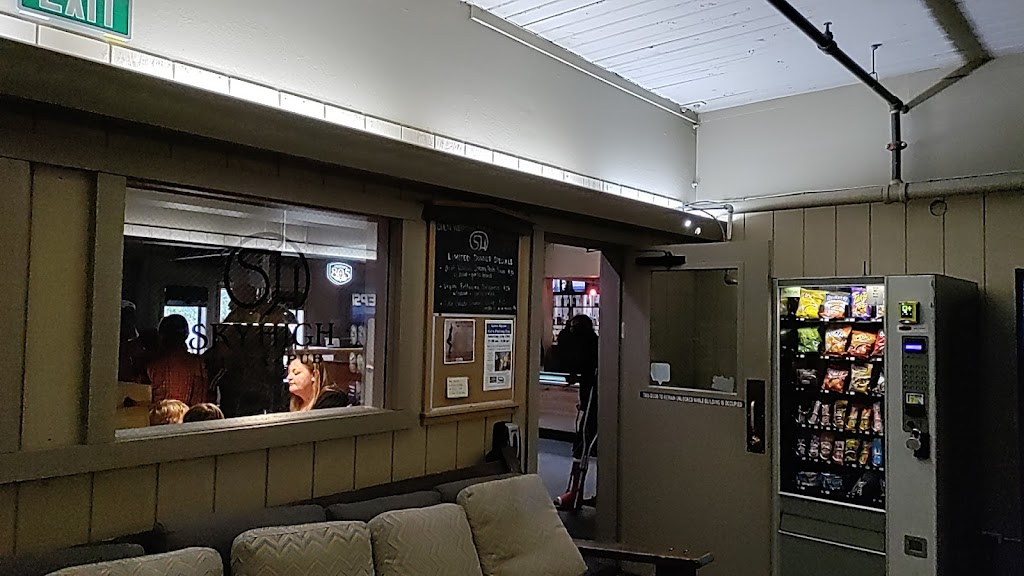 Sky High Pizza & Pub | restaurant | 275 Bear Valley Rd, Bear Valley, CA 95223, USA | 2097532327121 OR +1 209-753-2327 ext. 121