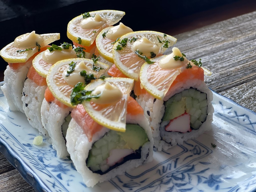 Sushi on me (chicago) | restaurant | 3220 W Grand Ave, Chicago, IL 60651, USA | 2242278703 OR +1 224-227-8703